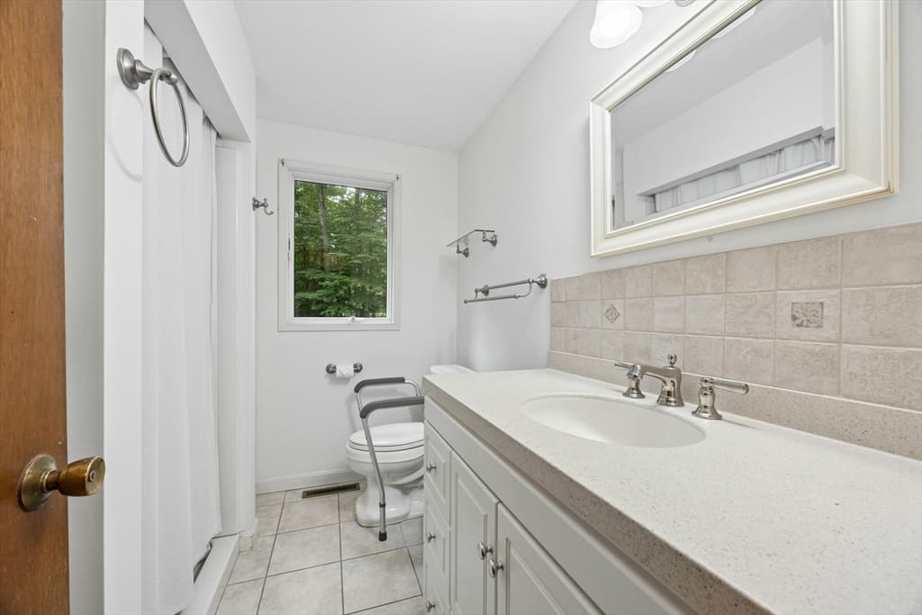 210 Chamberlain St, Holliston MA 01746 photo 20