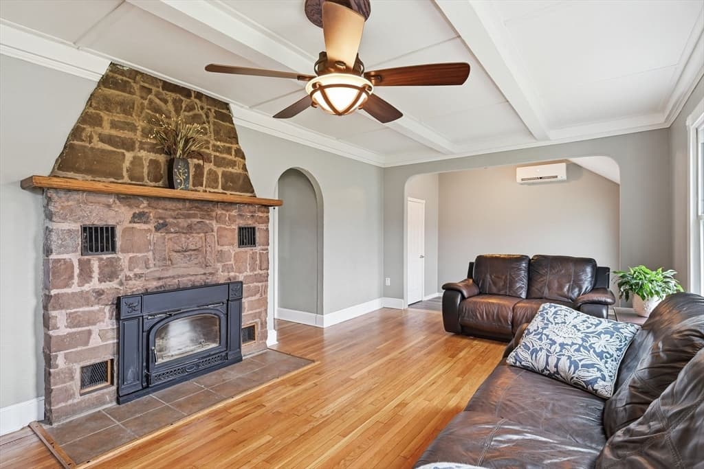 142 Cooper, Agawam MA 01001 photo 8