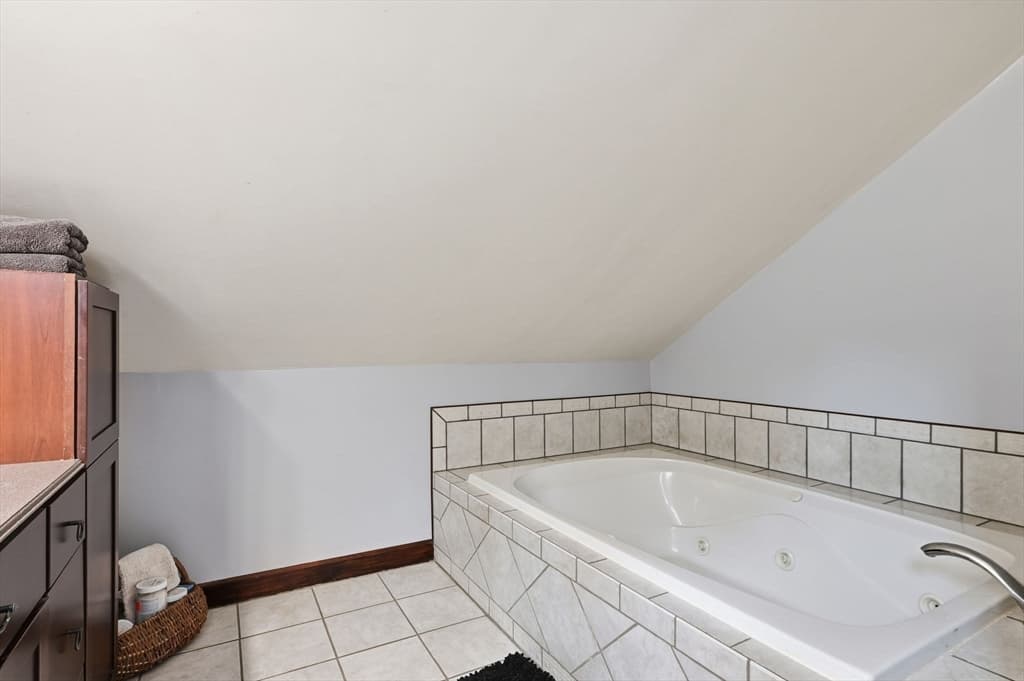 142 Cooper, Agawam MA 01001 photo 25