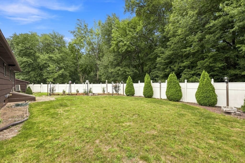 111 Florida Drive, Agawam MA 01001 photo 27