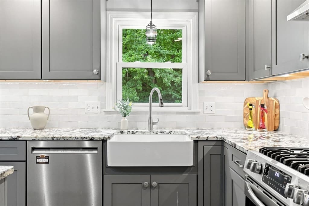 111 Florida Drive, Agawam MA 01001 photo 7