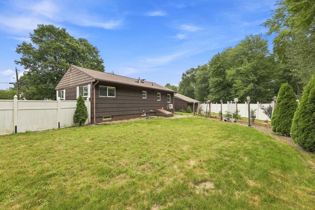 111 Florida Drive, Agawam MA 01001 photo 29