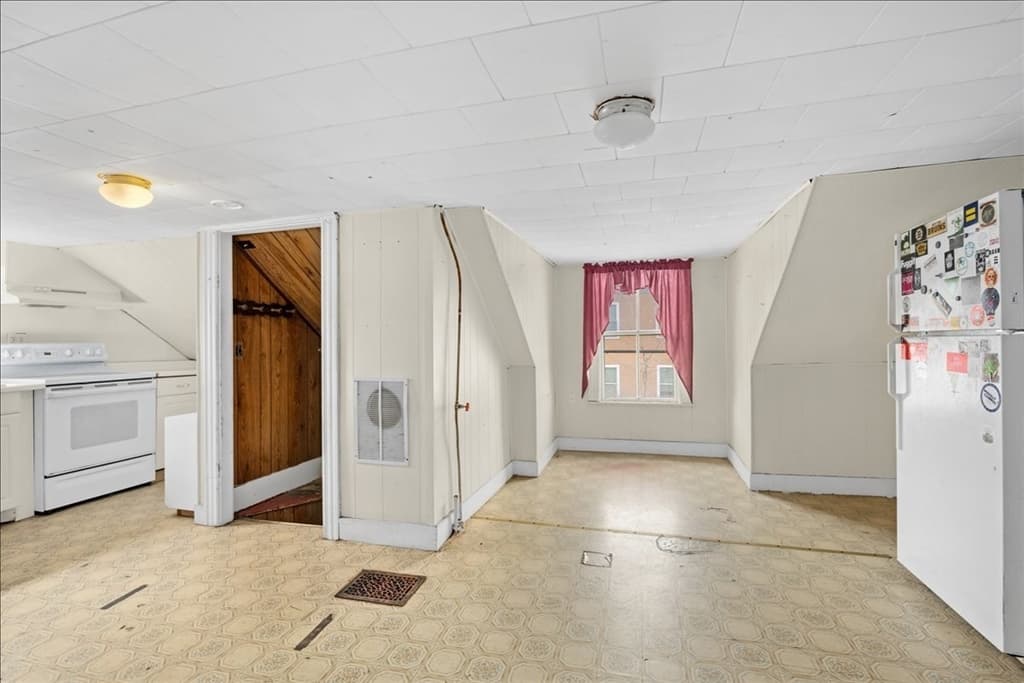73 Southgate St, Worcester MA 01603 photo 26