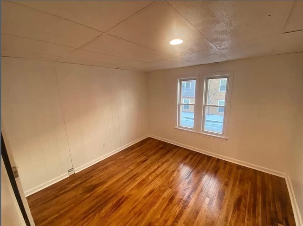 73 Southgate St, Worcester MA 01603 photo 3