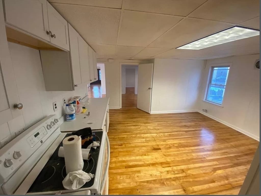 73 Southgate St, Worcester MA 01603 photo 4