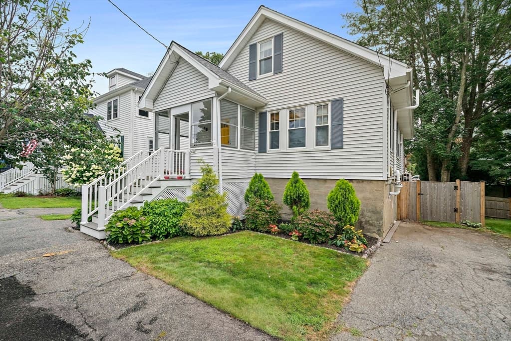 18 Thurlow St, Boston MA 02132