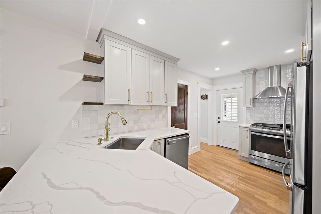 Single Family Residence at 18 Thurlow St, Boston MA 02132, Boston, photo 9 of 28