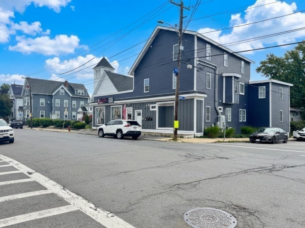 90 Essex St, Lynn MA 01902 photo 2