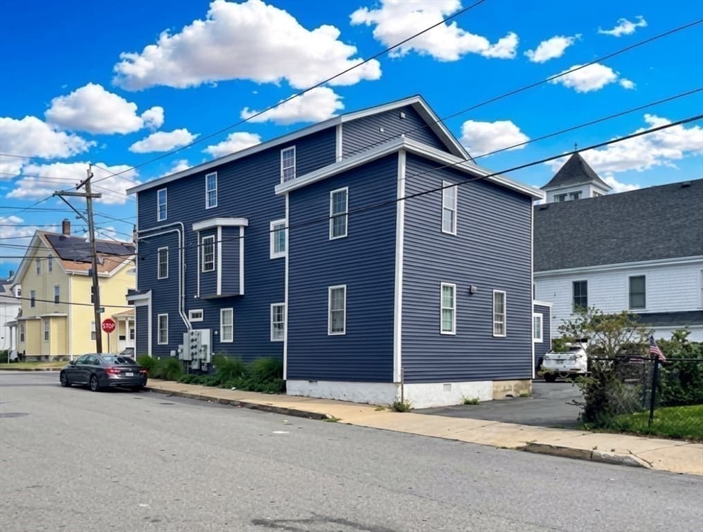90 Essex St, Lynn MA 01902 photo 4