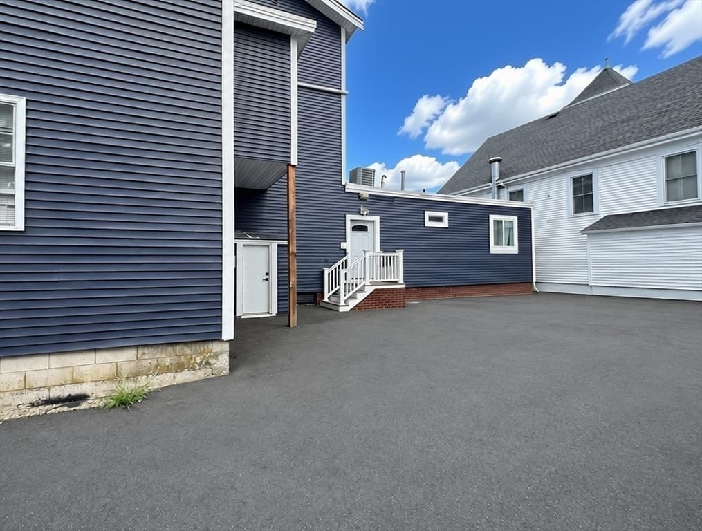 90 Essex St, Lynn MA 01902 photo 8
