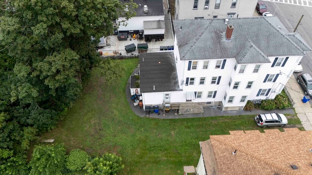 610 Bradford Ave, Fall River MA 02721 photo 2