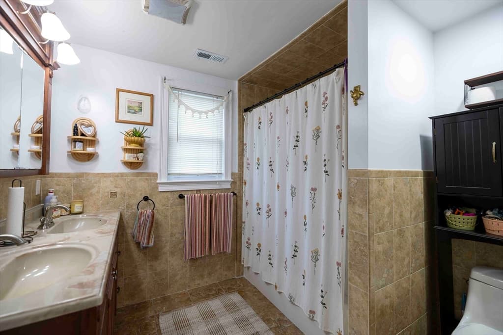 54 Arizona St, Fall River MA 02721 photo 13