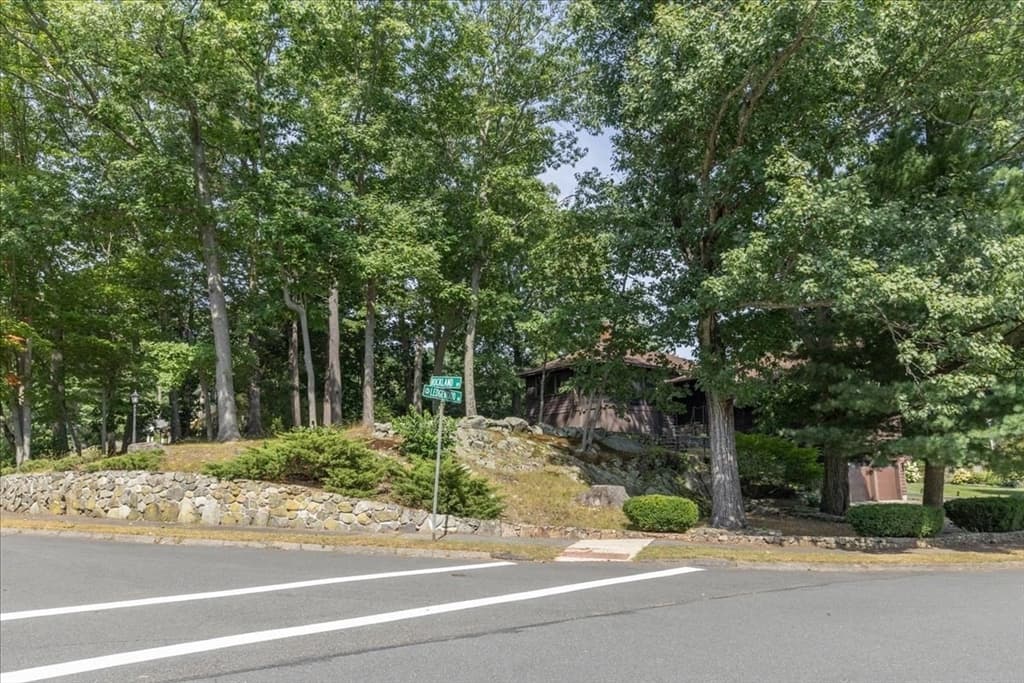43 Ledgewood Dr, Danvers MA 01923 photo 40