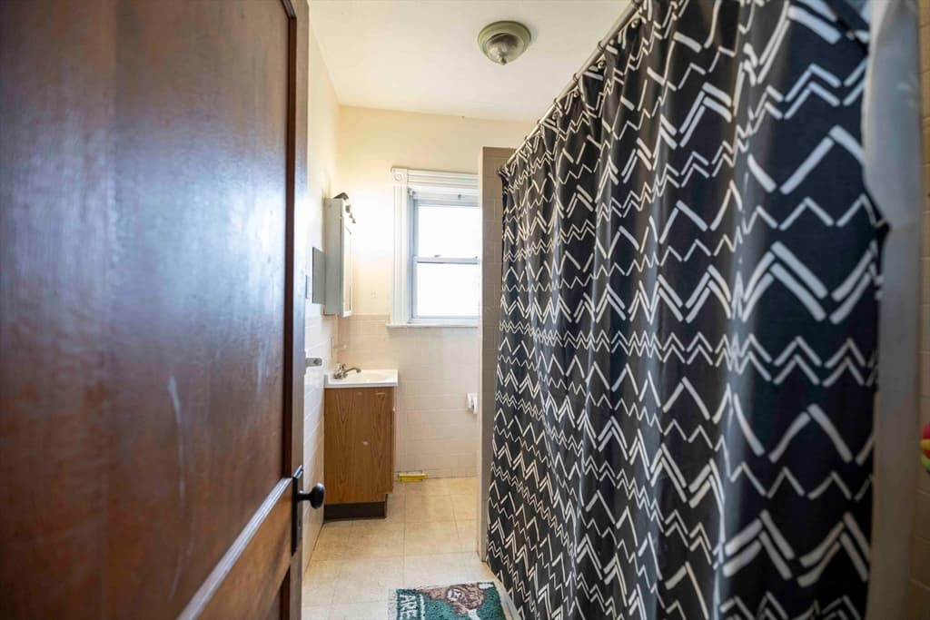 1025 Globe St, Fall River MA 02724 photo 13
