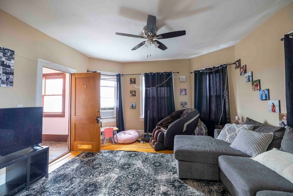 1025 Globe St, Fall River MA 02724 photo 7