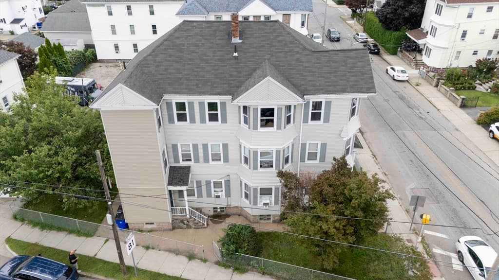 1025 Globe St, Fall River MA 02724 photo 3