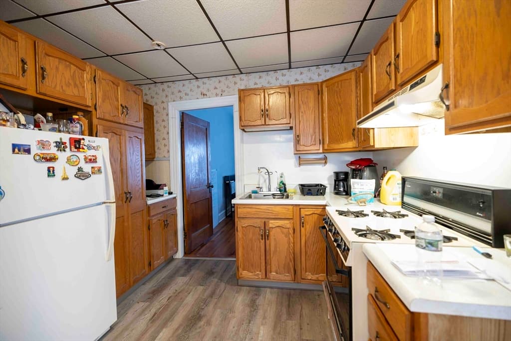 1025 Globe St, Fall River MA 02724 photo 24