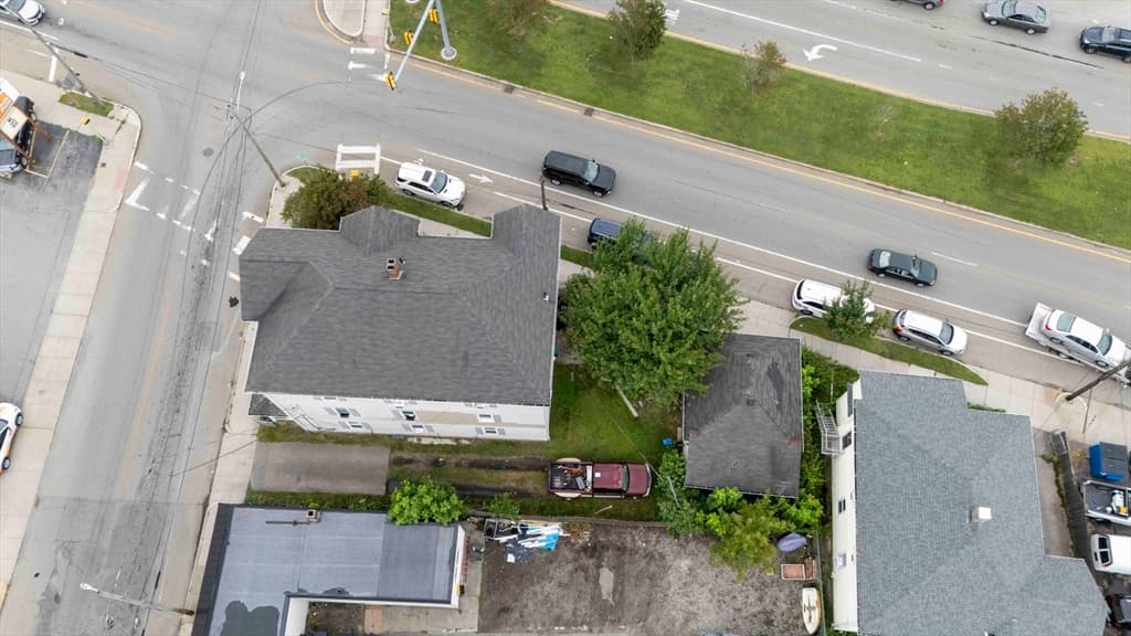 1025 Globe St, Fall River MA 02724 photo 4