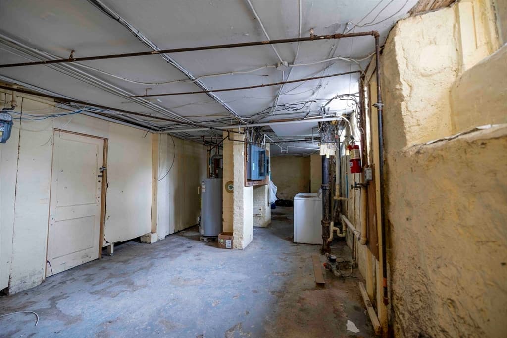 593 Plymouth Ave, Fall River MA 02721 photo 27