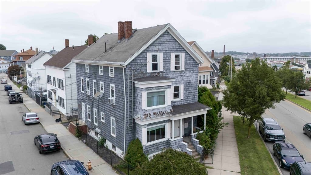 593 Plymouth Ave, Fall River MA 02721 photo 2