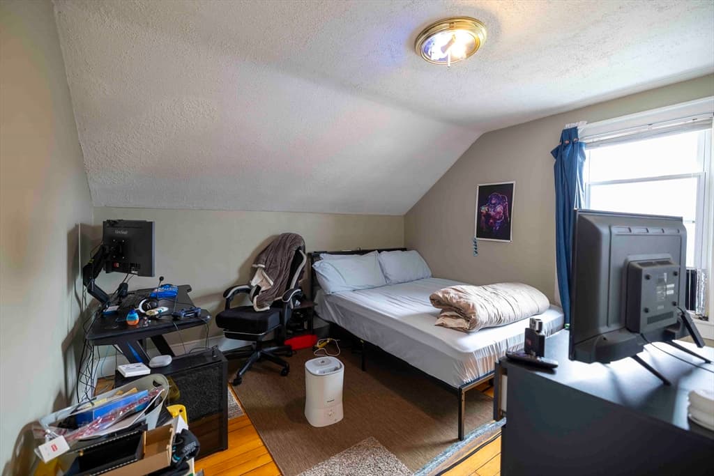 593 Plymouth Ave, Fall River MA 02721 photo 16