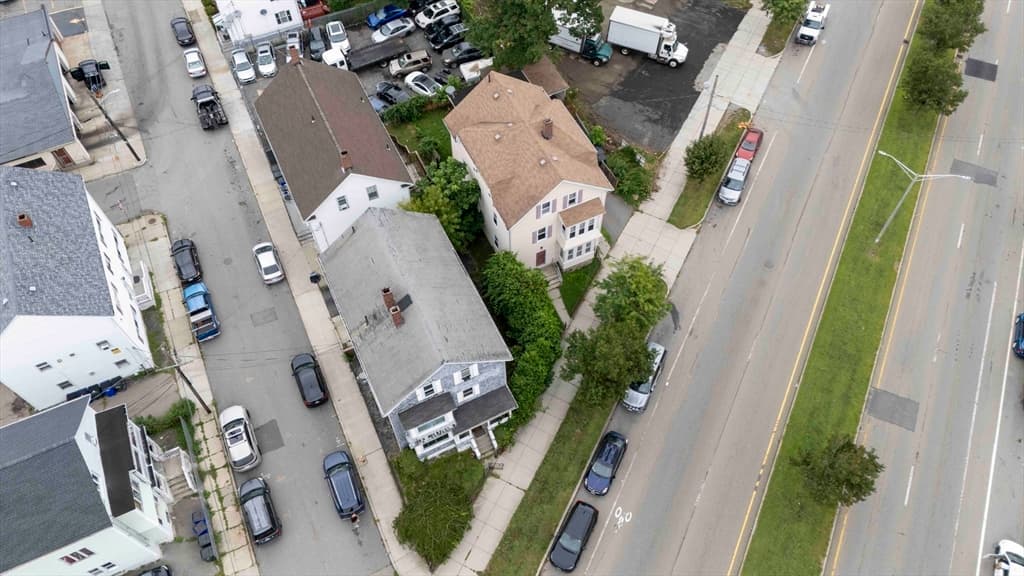 593 Plymouth Ave, Fall River MA 02721 photo 3