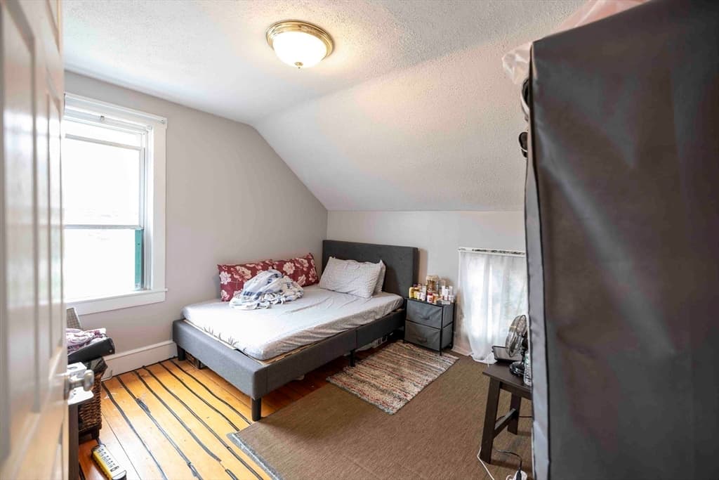 593 Plymouth Ave, Fall River MA 02721 photo 10