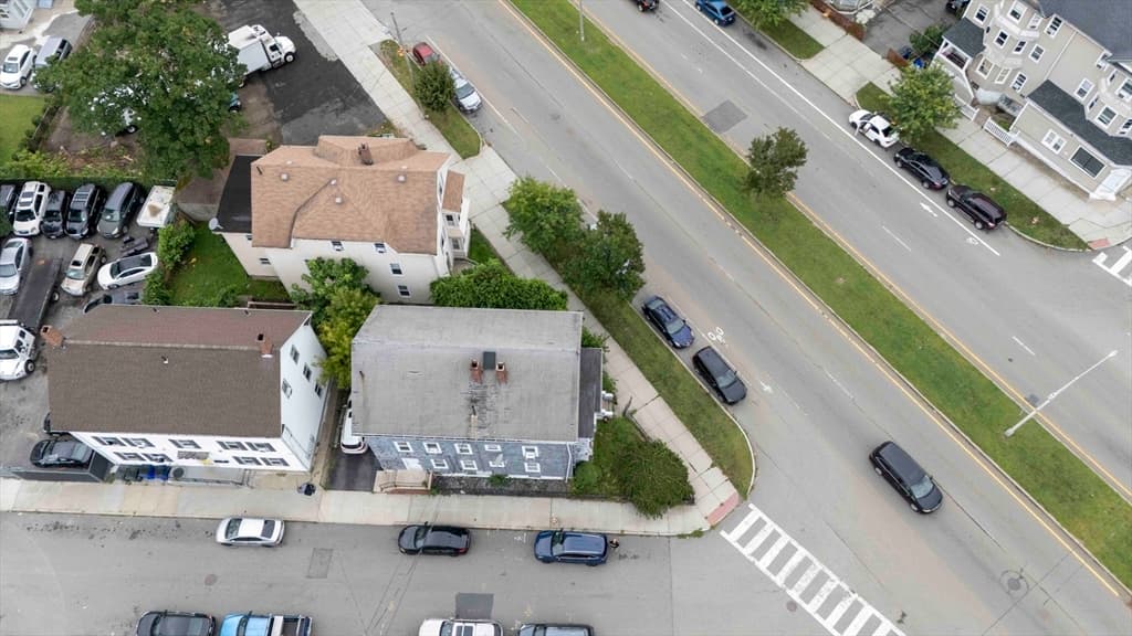 593 Plymouth Ave, Fall River MA 02721 photo 4