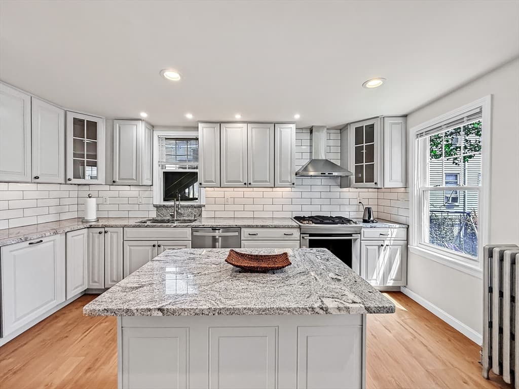 76 Baldwin Ave, Everett MA 02149 photo 18