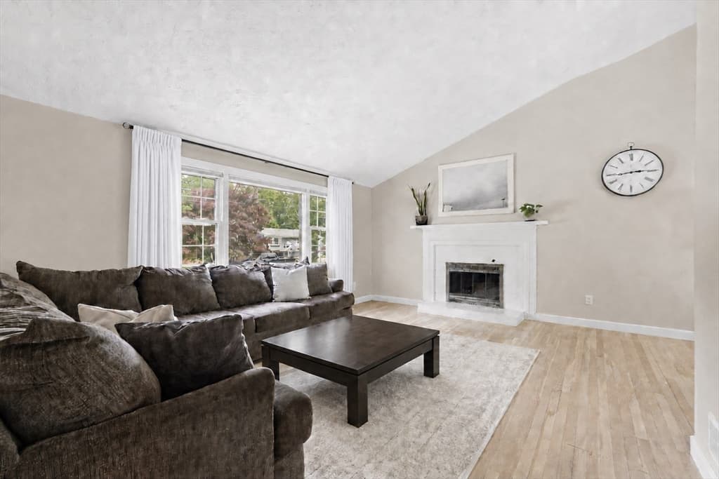 68 Gregory Rd, Holliston MA 01746 photo 2