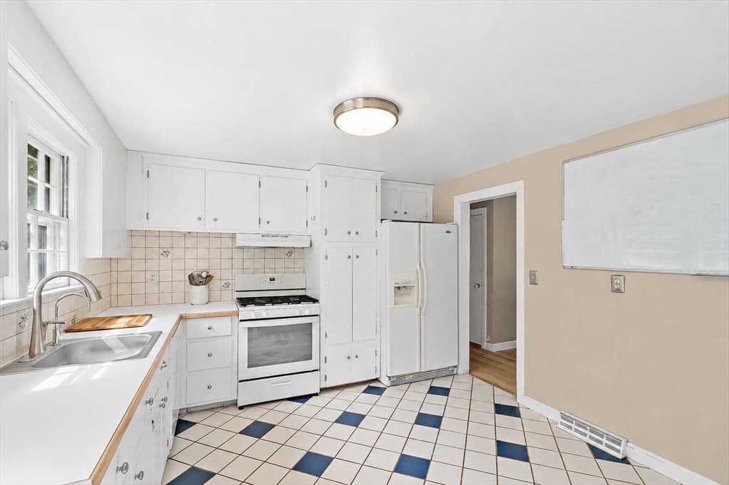 68 Gregory Rd, Holliston MA 01746 photo 7