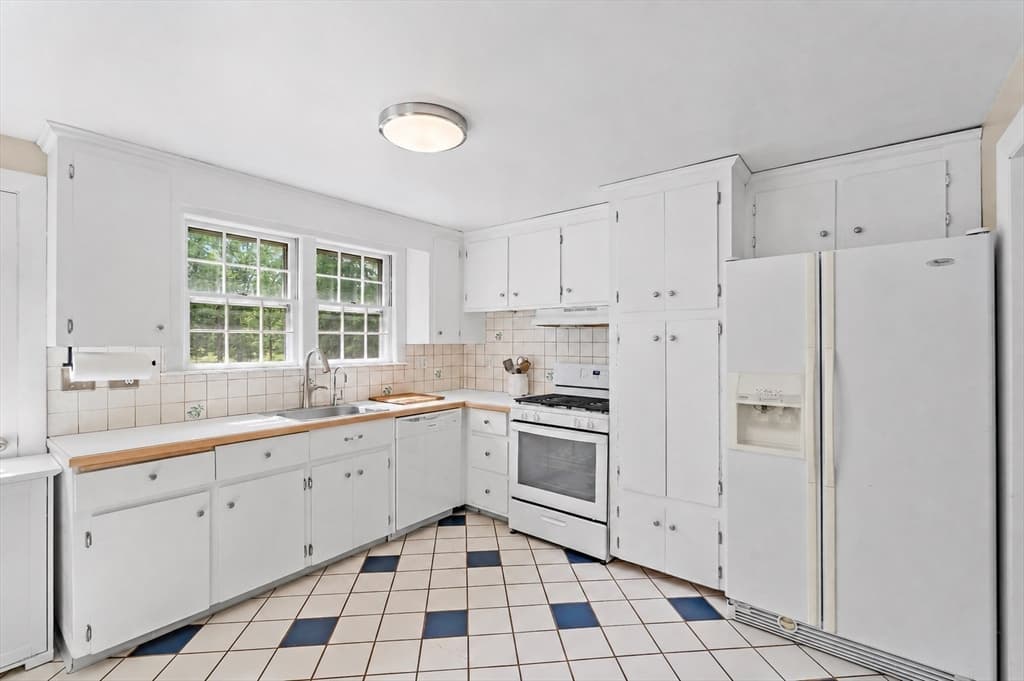 68 Gregory Rd, Holliston MA 01746 photo 8