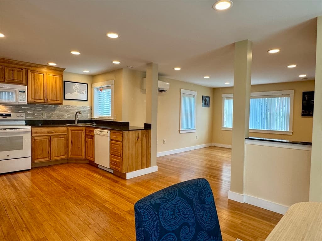 104 Davis Street, Greenfield MA 01301 photo 4
