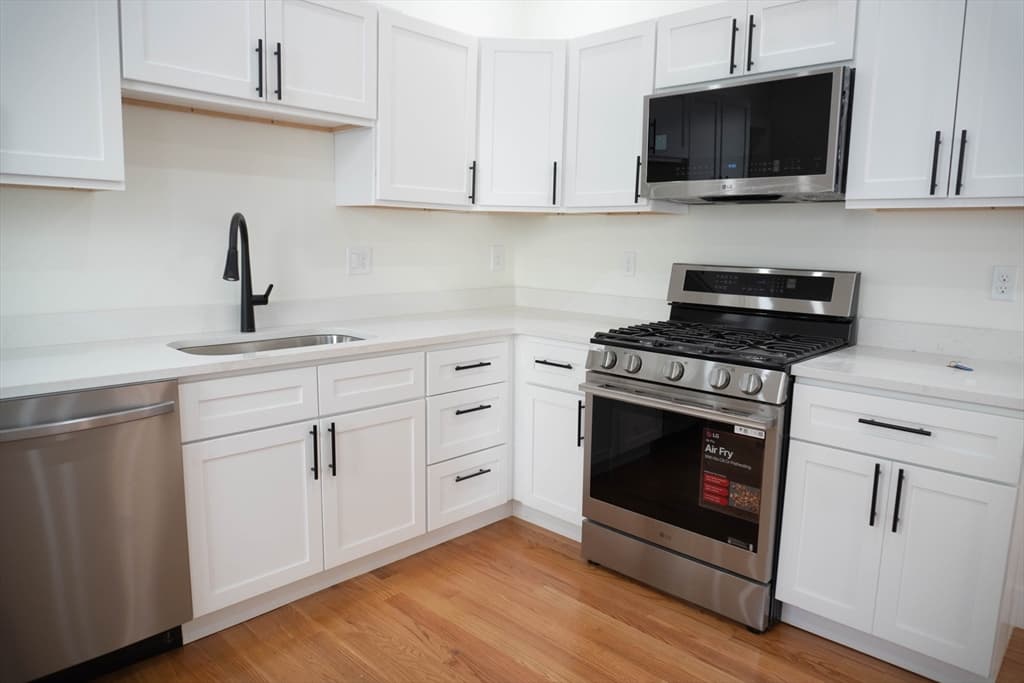 20 Rill, Boston MA 02125 photo 3