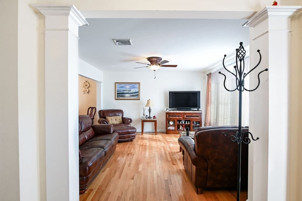92 Tarkiln Pl, New Bedford MA 02745 photo 5