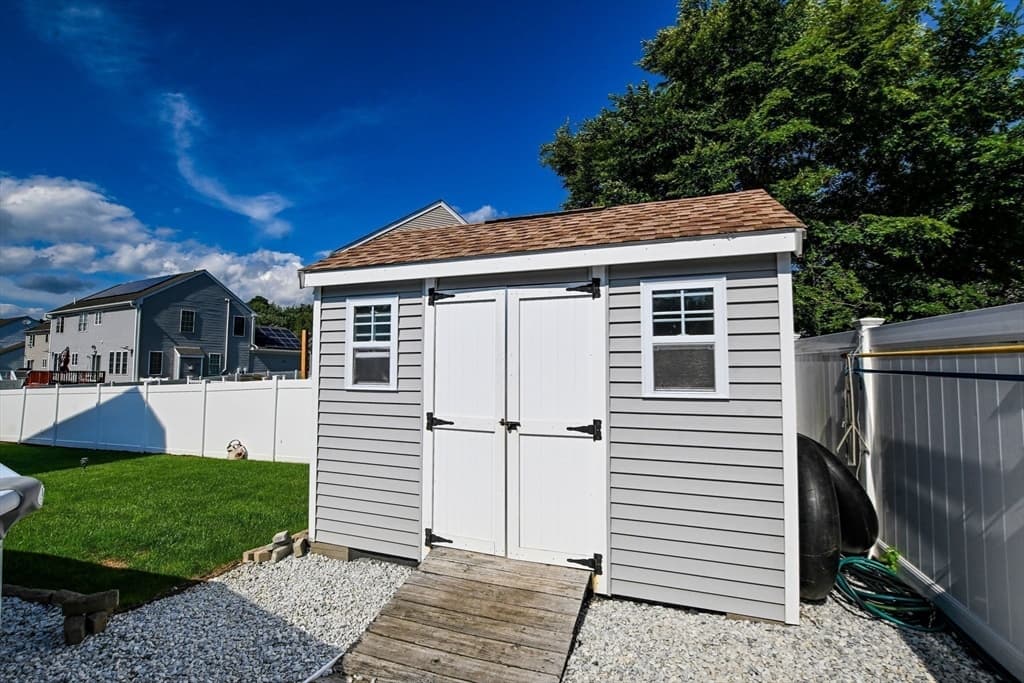 92 Tarkiln Pl, New Bedford MA 02745 photo 24