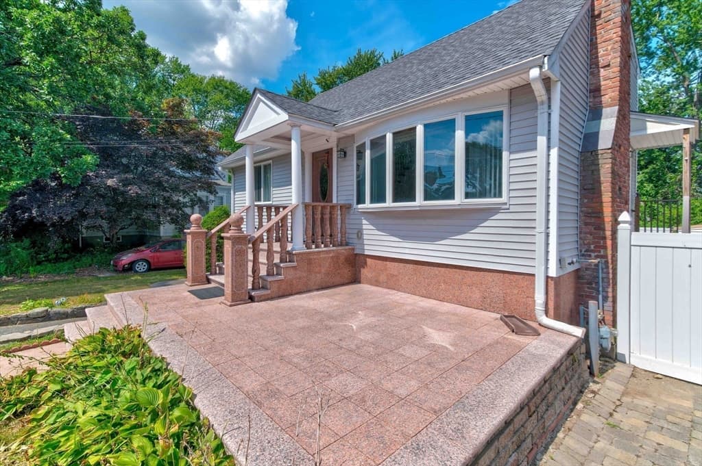 63 Dickerman Ln, Braintree MA 02184 photo 2