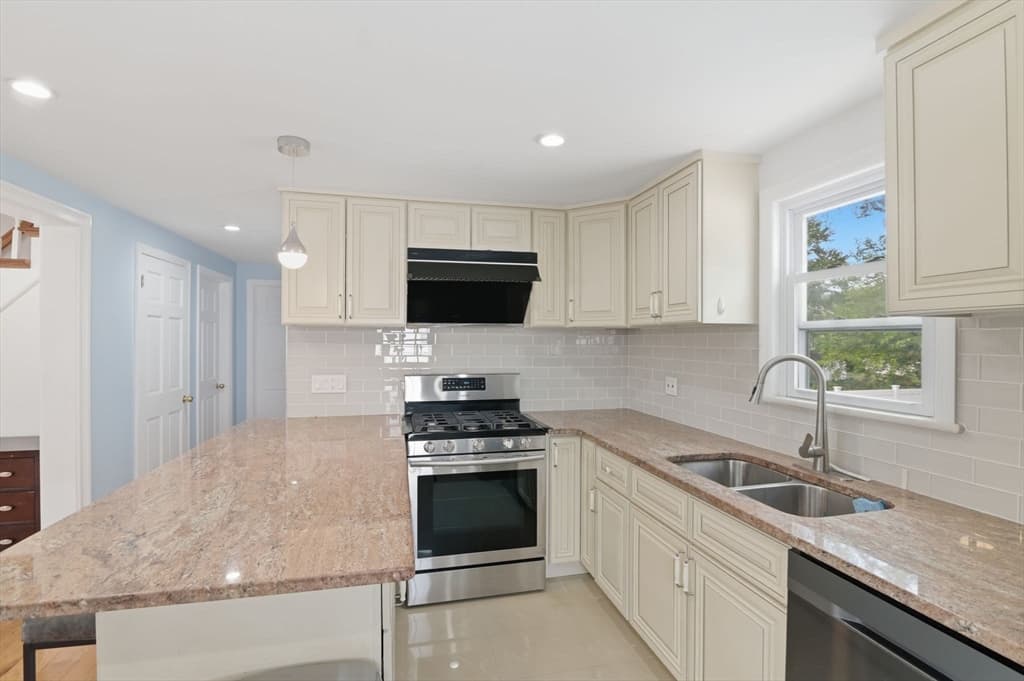63 Dickerman Ln, Braintree MA 02184 photo 9