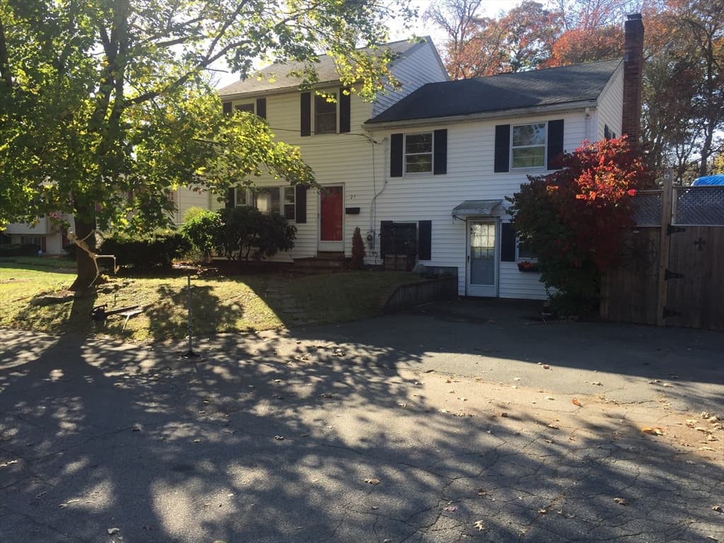25 Hoover Ave, Brockton MA 02301