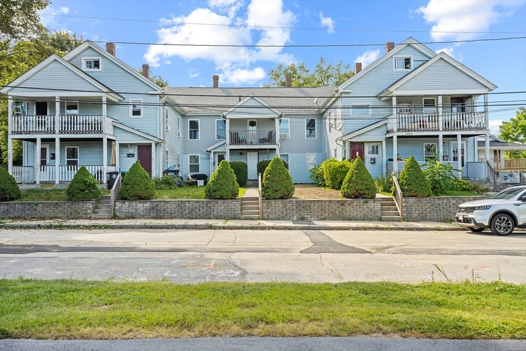102 Sayles Street, Southbridge MA 01550