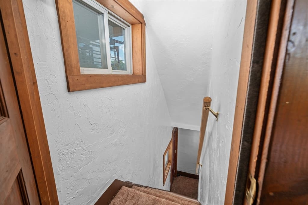102 Sayles Street, Southbridge MA 01550 photo 34