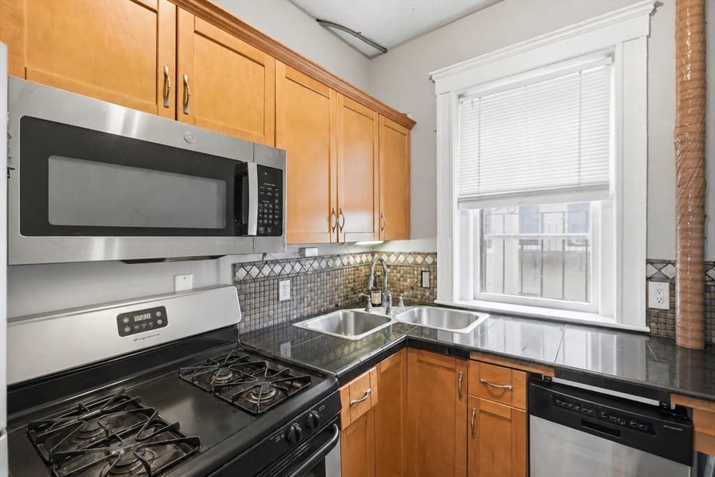 1572 Commonwealth Ave # 6, Boston MA 02135 photo 17