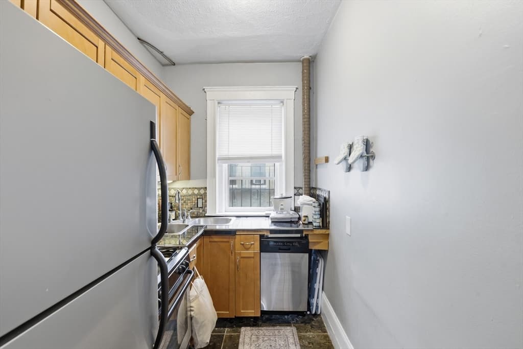 1572 Commonwealth Ave # 6, Boston MA 02135 photo 18