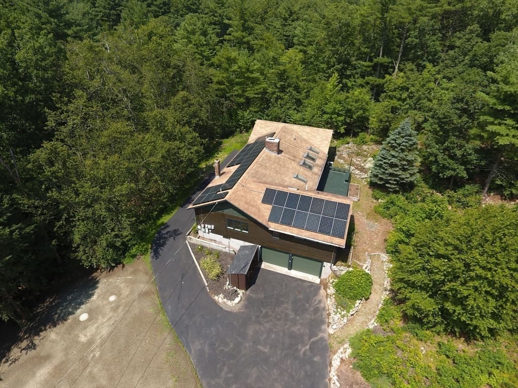 Single Family Residence at 131 Wampum St, Wrentham MA 02093, Wrentham, photo 9 of 40