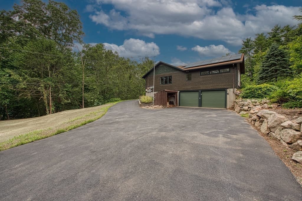 Single Family Residence at 131 Wampum St, Wrentham MA 02093, Wrentham, photo 4 of 40