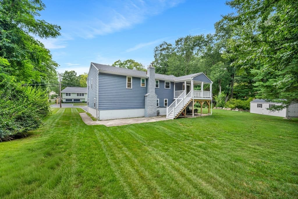 Single Family Residence at 8 Willowdale Dr, Lynnfield MA 01940, Lynnfield, photo 6 of 42