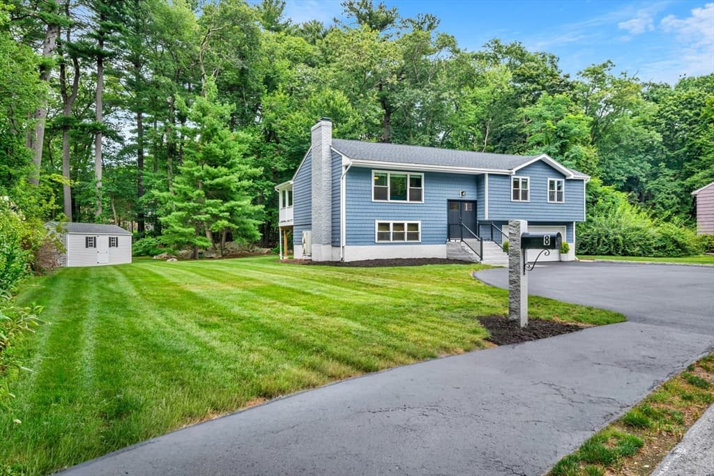 Single Family Residence at 8 Willowdale Dr, Lynnfield MA 01940, Lynnfield, photo 3 of 42