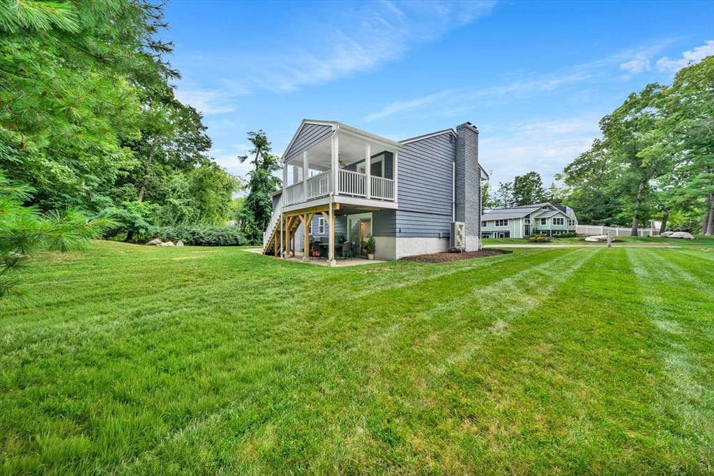 Single Family Residence at 8 Willowdale Dr, Lynnfield MA 01940, Lynnfield, photo 5 of 42