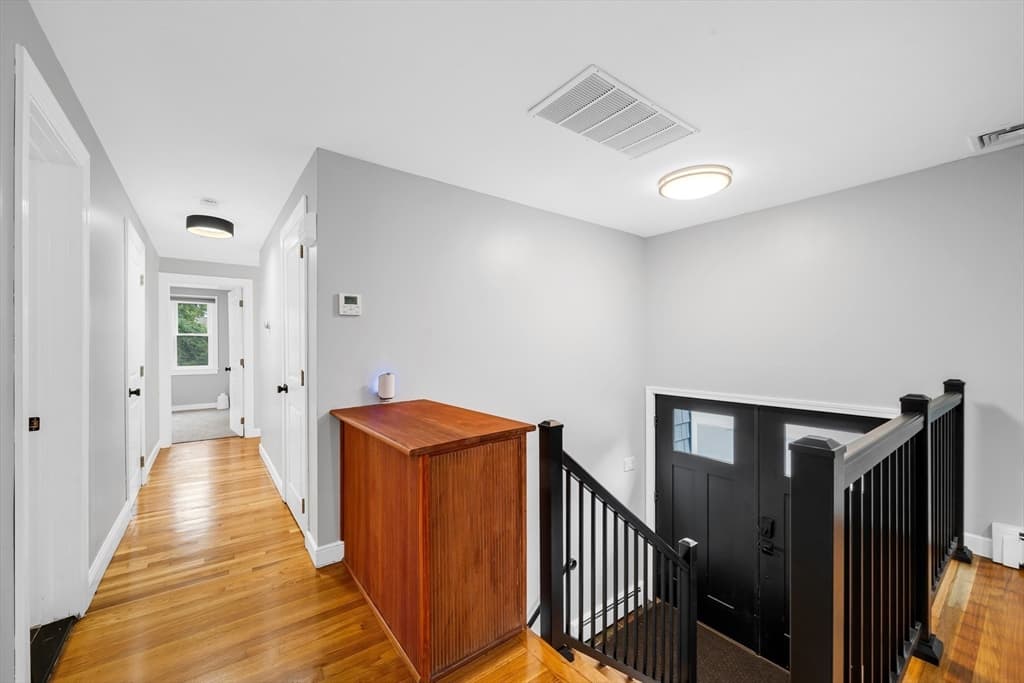 Single Family Residence at 8 Willowdale Dr, Lynnfield MA 01940, Lynnfield, photo 10 of 42