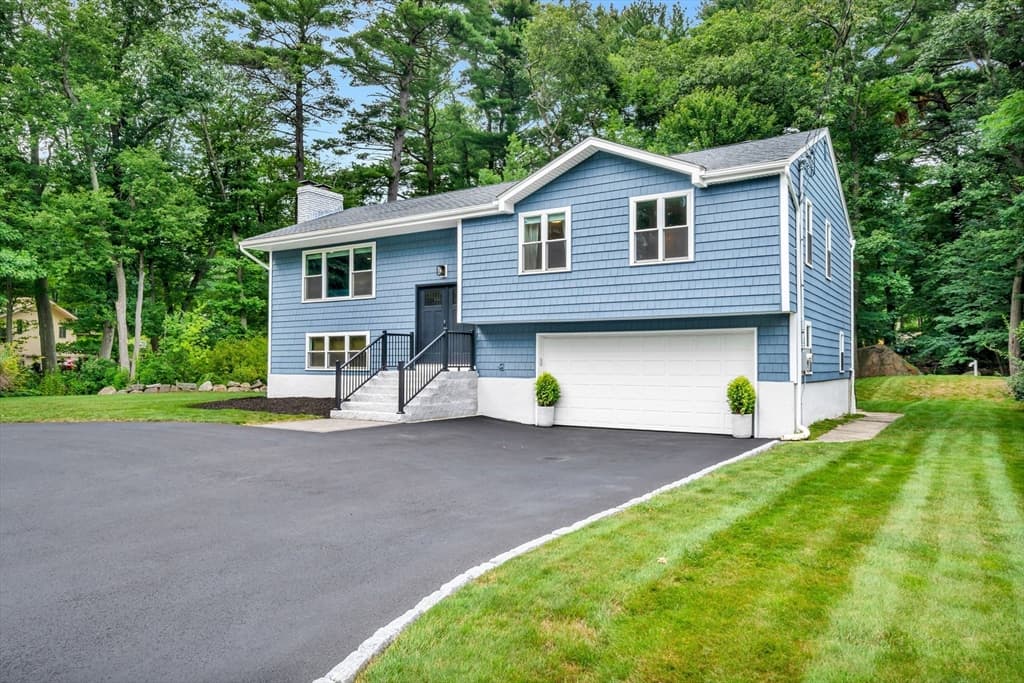 Single Family Residence at 8 Willowdale Dr, Lynnfield MA 01940, Lynnfield, photo 4 of 42